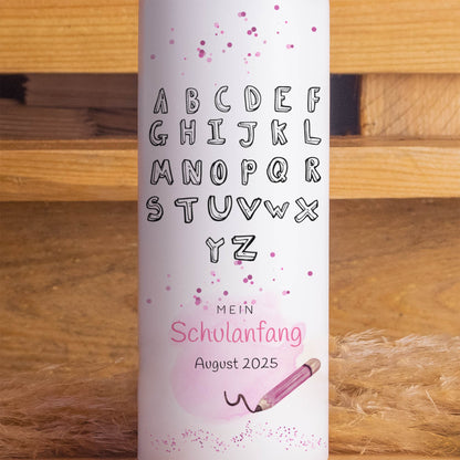 Schulanfangskerze Alphabet Schwarz-Weiß | Personalisierte Kerze zur Einschulung | 15–30 cm | Modernes ABC-Design mit Name & Datum