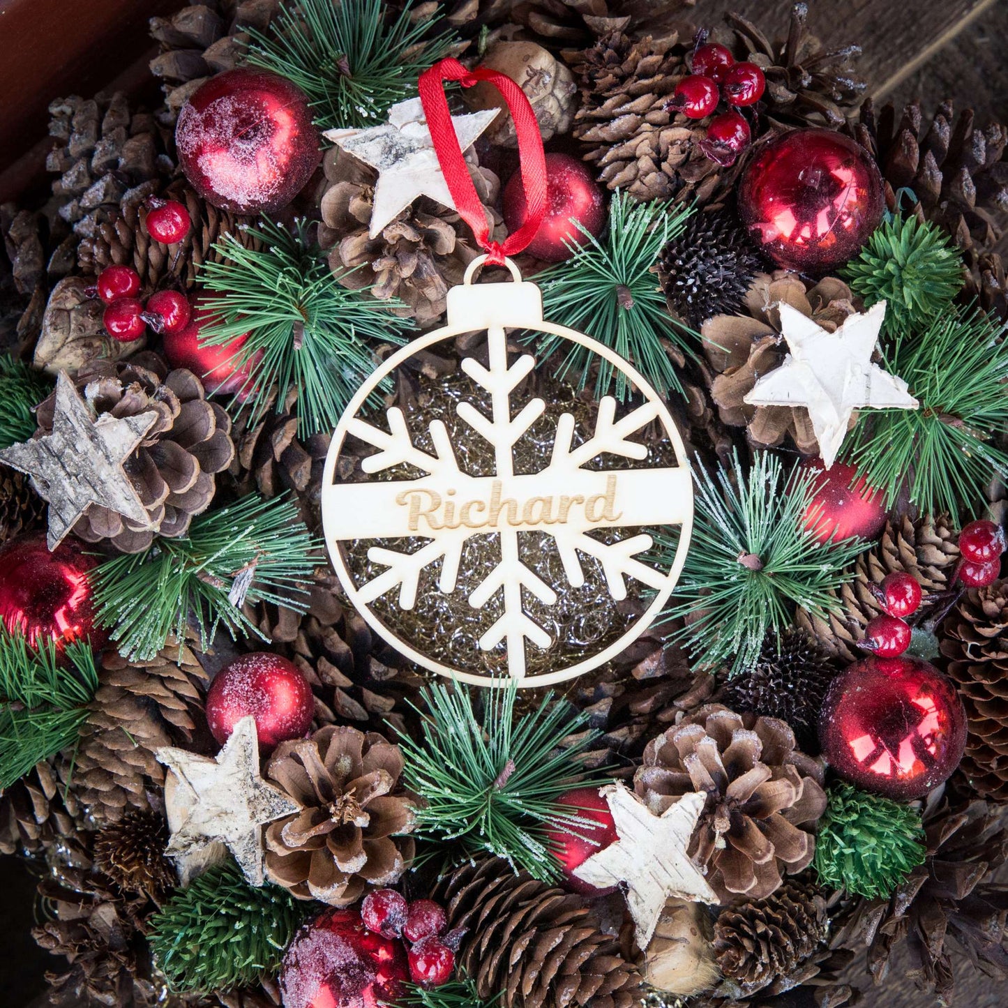 Weihnachtskugel aus Holz personalisiert mit Namen "Schneeflocke" ∅ 10 cm | Weihnachtsbaum Schmuck | Weihnachtsdeko |  Christbaum