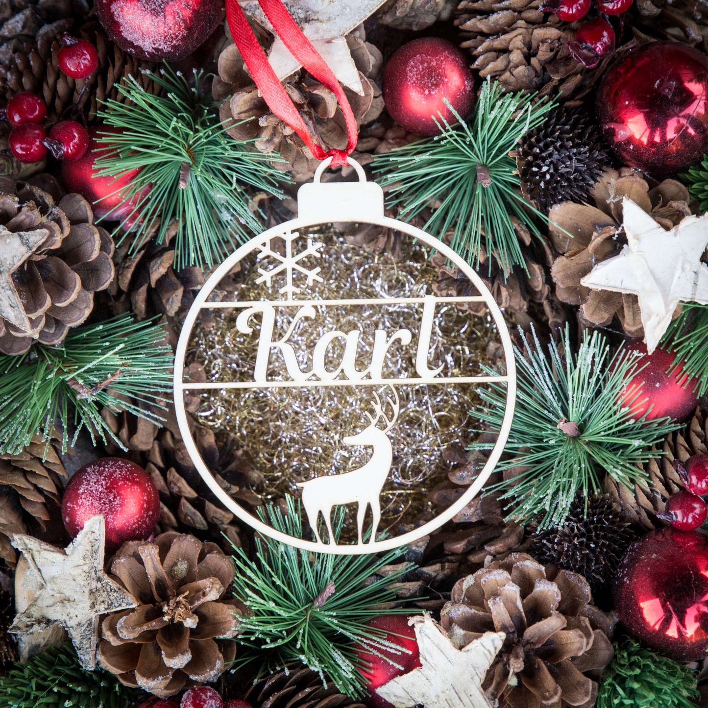 Weihnachtskugel aus Holz personalisiert mit Namen "Rentier+Schneeflocke" ∅ 10 cm | Weihnachtsbaum Schmuck | Weihnachtsdeko |  Christbaum |