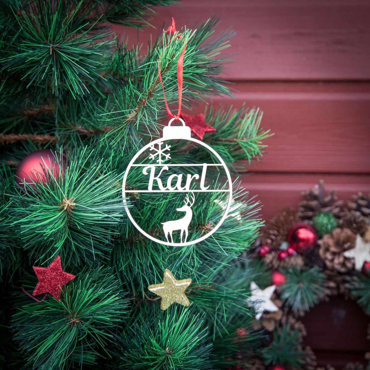 Weihnachtskugel aus Holz personalisiert mit Namen "Rentier+Schneeflocke" ∅ 10 cm | Weihnachtsbaum Schmuck | Weihnachtsdeko |  Christbaum |
