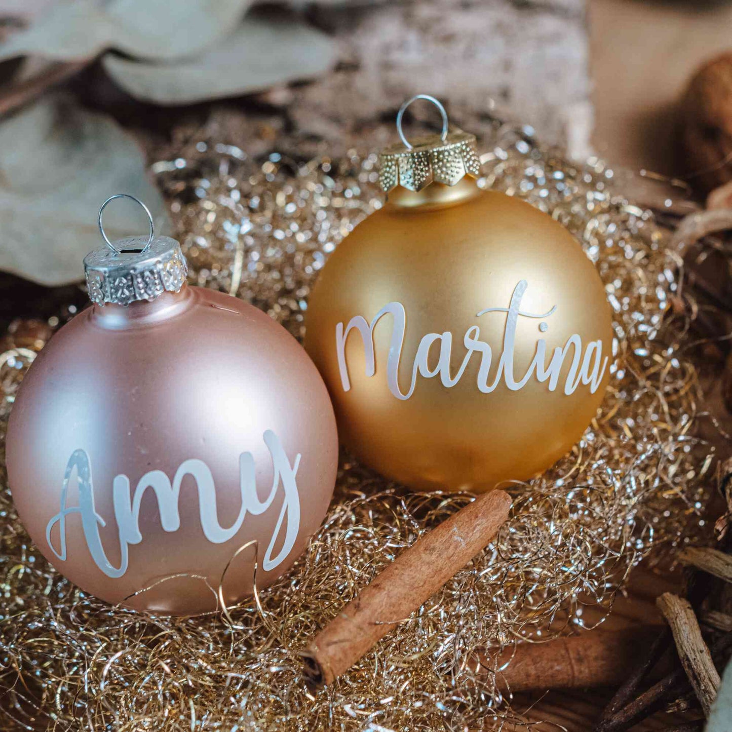 Weihnachtskugel personalisiert mit Namen ∅ 6-8 cm | Personalisiertes Geschenk | Weihnachtsbaum | Tannenbaumkugel |  Christbaumkugel | Handlettering Schriftart