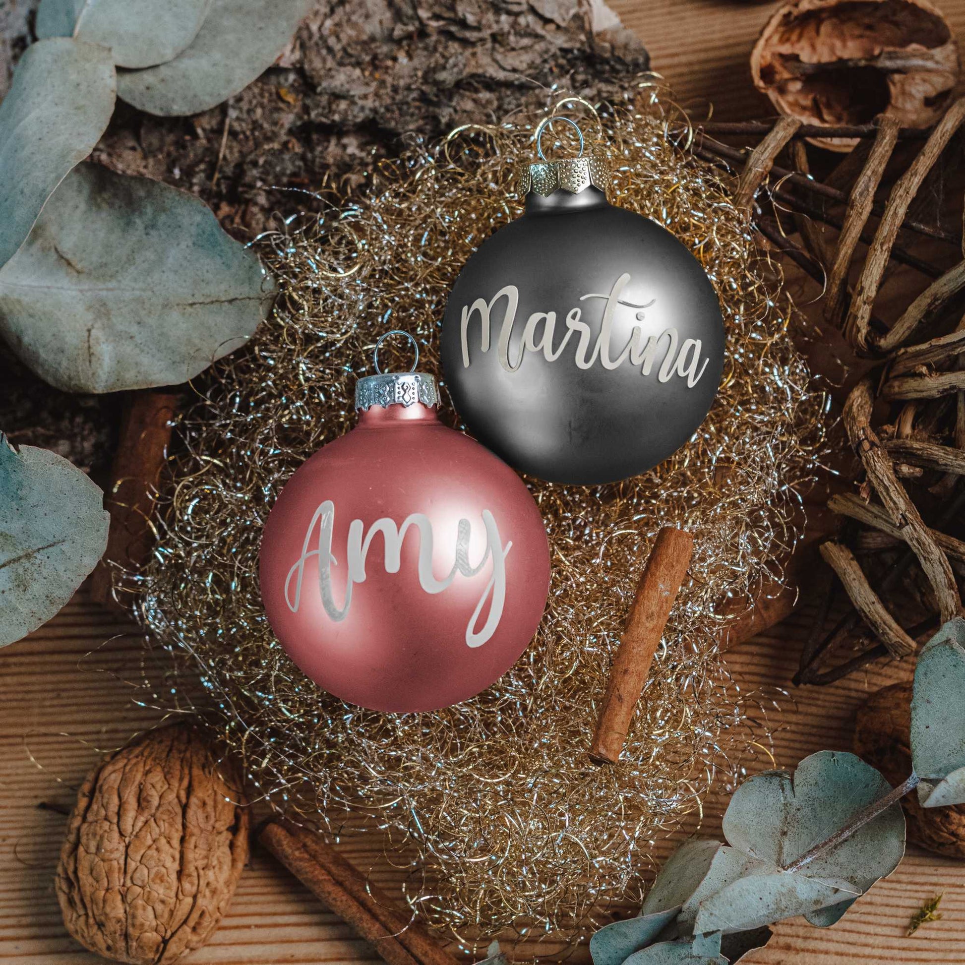 Weihnachtskugel personalisiert mit Namen ∅ 6-8 cm | Personalisiertes Geschenk | Weihnachtsbaum | Tannenbaumkugel |  Christbaumkugel | Handlettering Schriftart