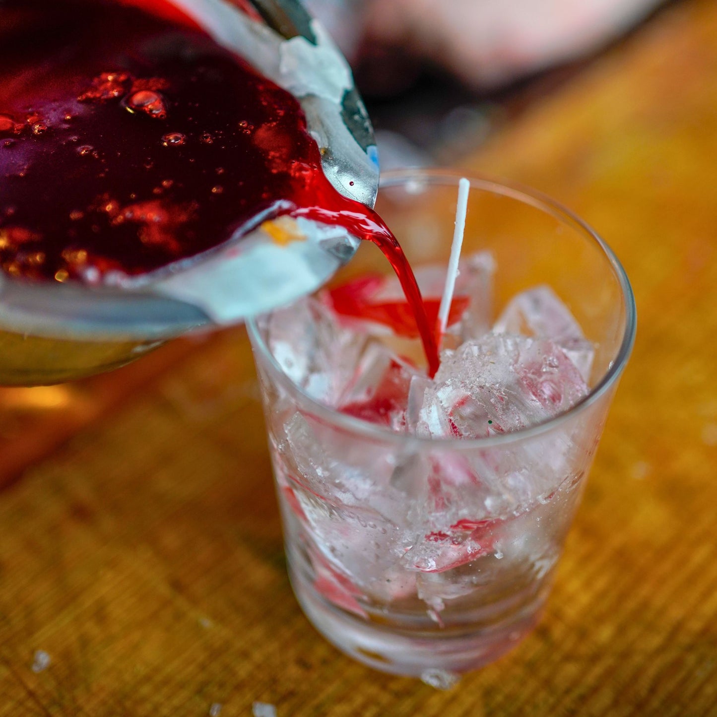 DIY Zaubertrank Cocktailkerzen Set – 4 magische Kerzen mit Farben & Glitzer