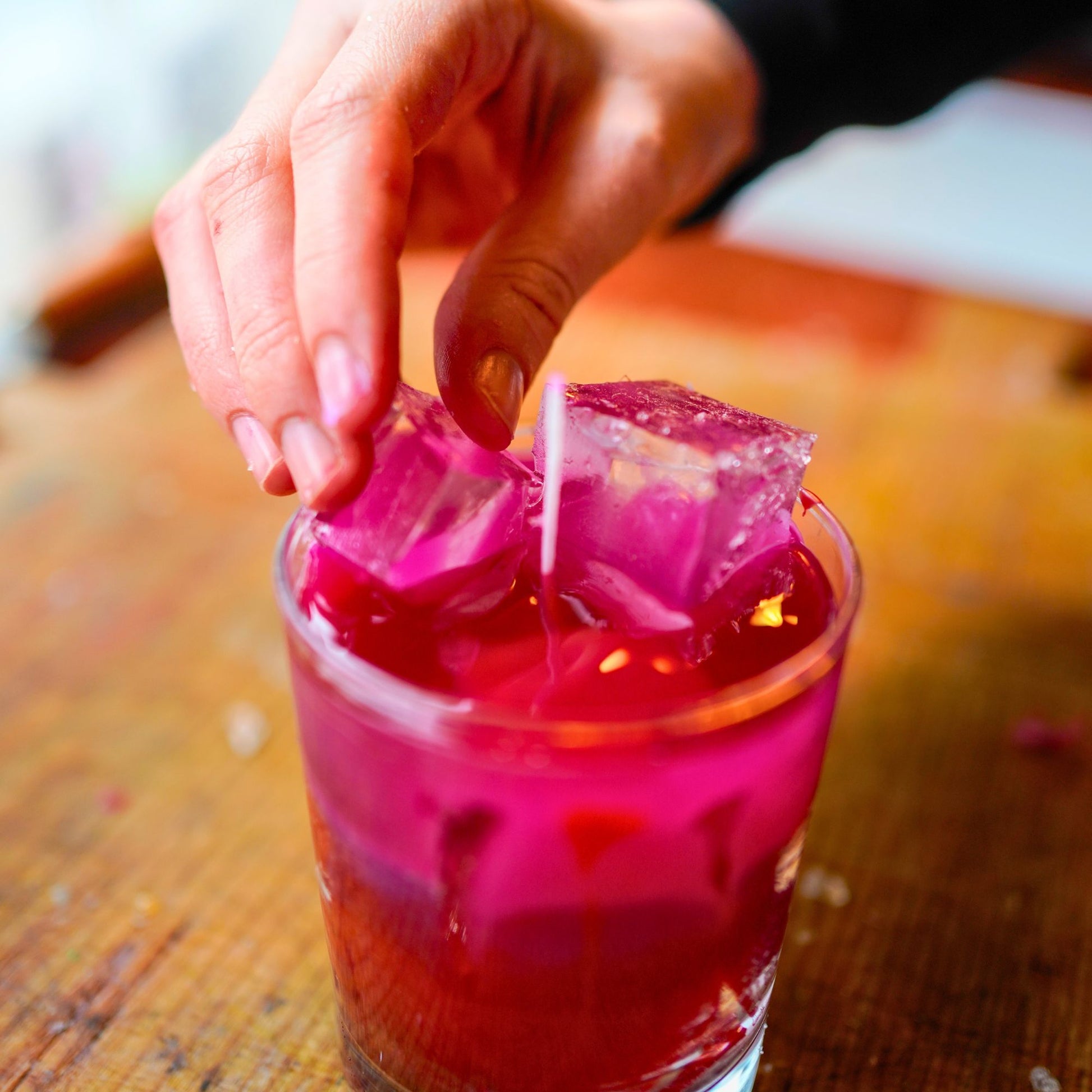 DIY Zaubertrank Cocktailkerzen Set – 4 magische Kerzen mit Farben & Glitzer