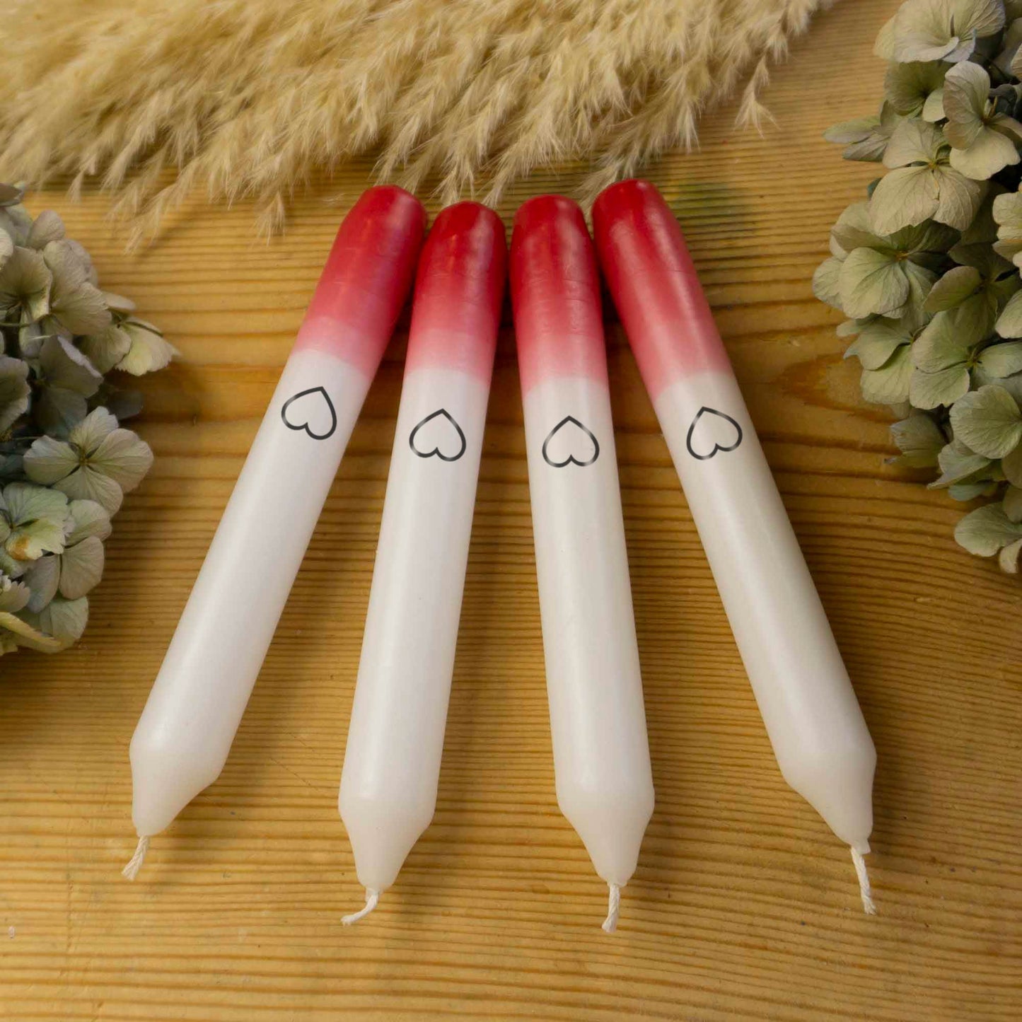 4er Set: Getauchte Stabkerzen | Rot mit Herz | 17 cm | Dip Dye | Glückskerze | Bunt | Geschenkidee