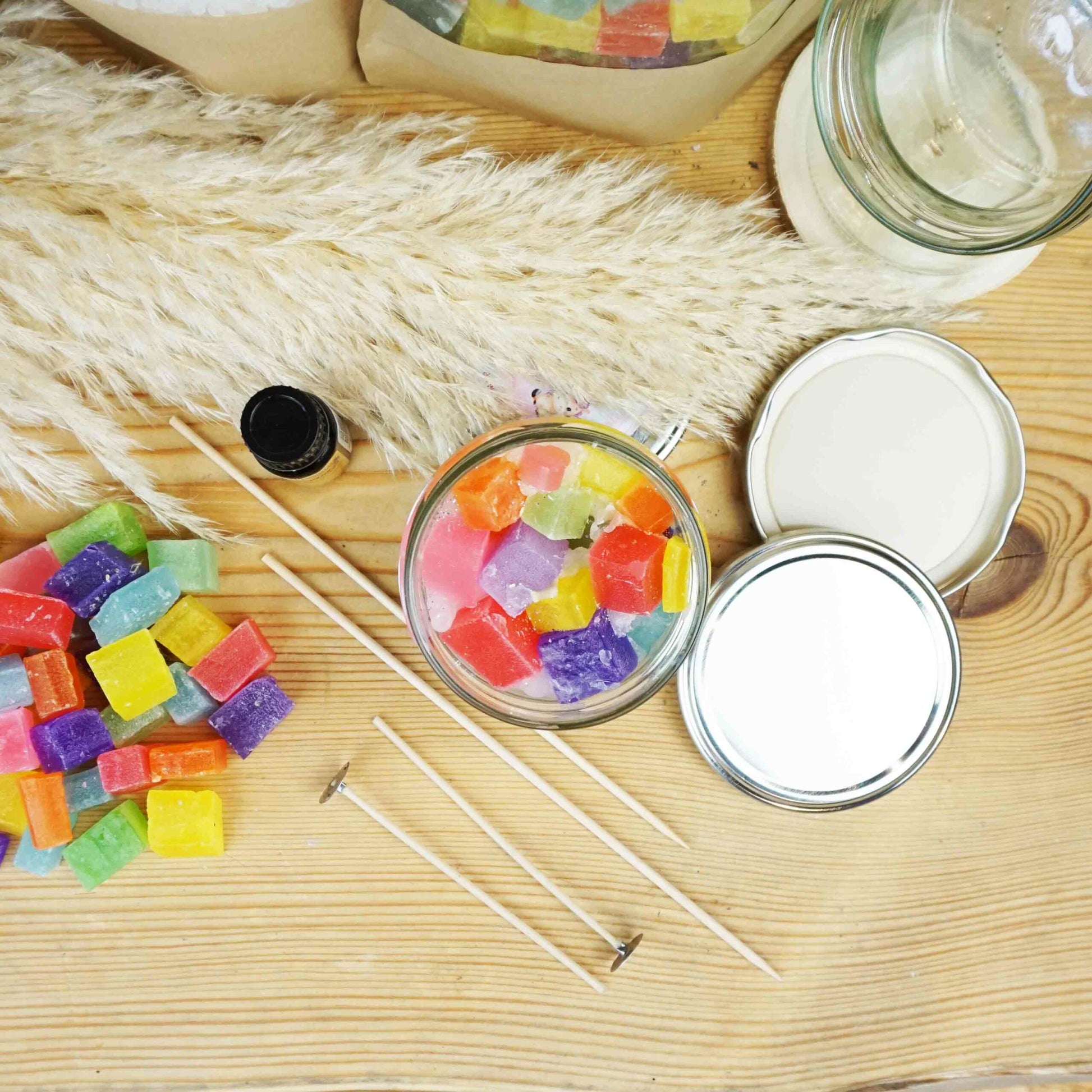DIY-Bastelset: Duftkerzen selber machen – für 7 bunte Duftkerzen im Glas