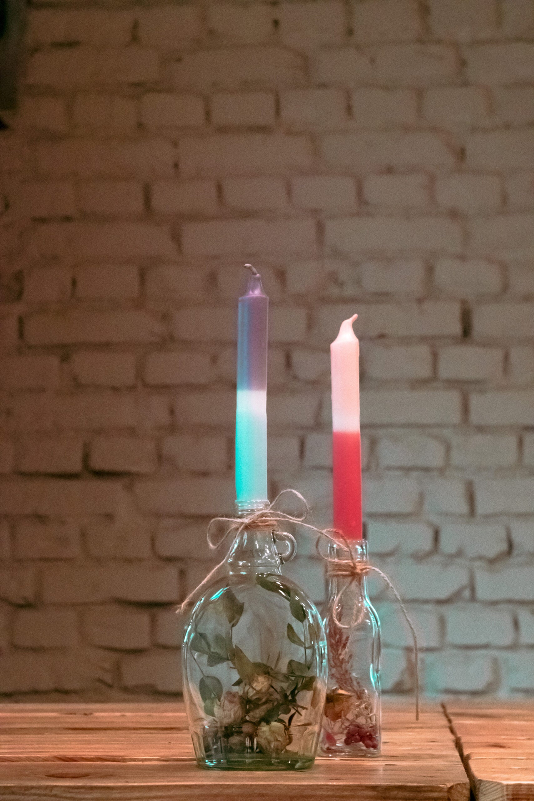 DIP DYE DIY Set: Kerzen bunt gestalten und gießen | Bastelset | Kerzen herstellen | Für 10 Tauch Kerzen und 1 gegossene Kerze
