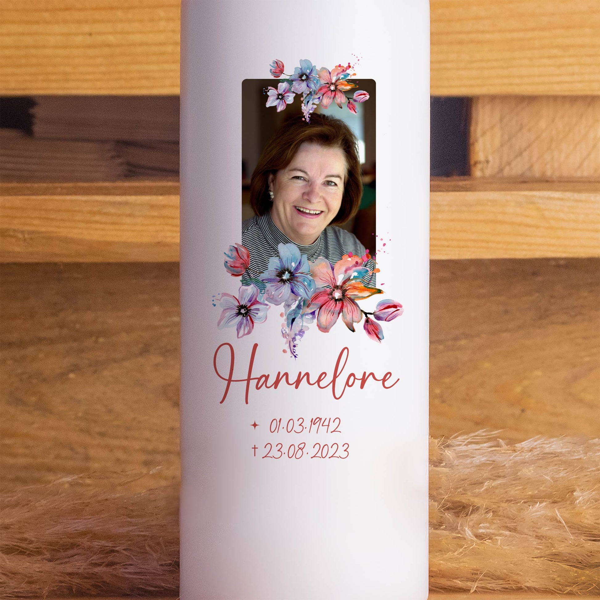 Trauerkerze mit Foto Blumen | 15 - 30 cm Höhe | Personalisierte Kerze | Gedenkkerze | Erinnerungsstück | Trauerfeier