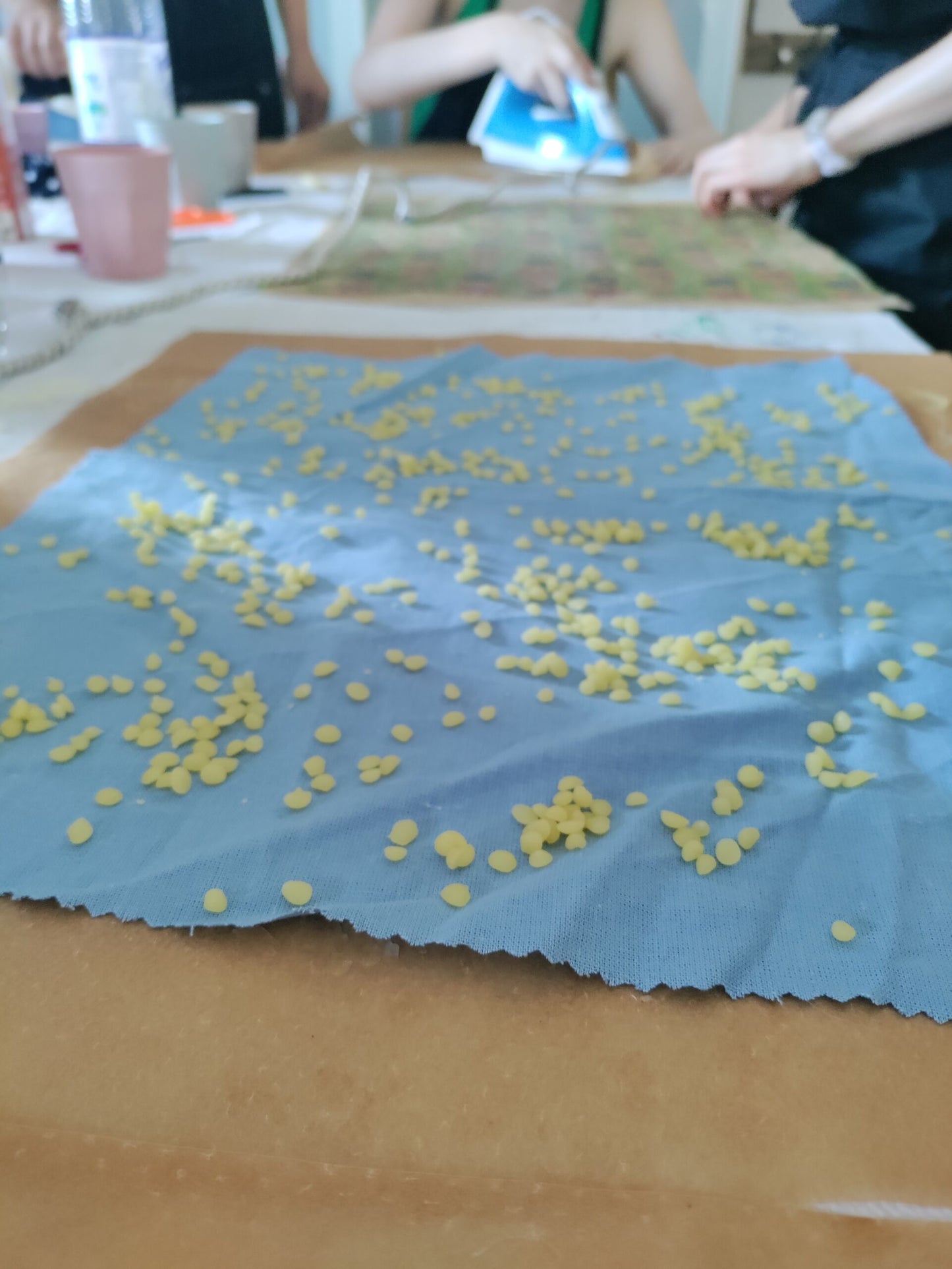 Bienenwachs - 200 bis 1000g | Kerzen herstellen | Bienenwachstücher | Kerzenzubehör | Kerzen gießen