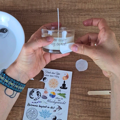 DIY Duftkerzen Set „Yin & Yang“ | Kerzen im Glas selber machen | Ausgleichende Düfte: Lavendel & Citronella | inkl. Gläser, Sojawachs & Anleitung