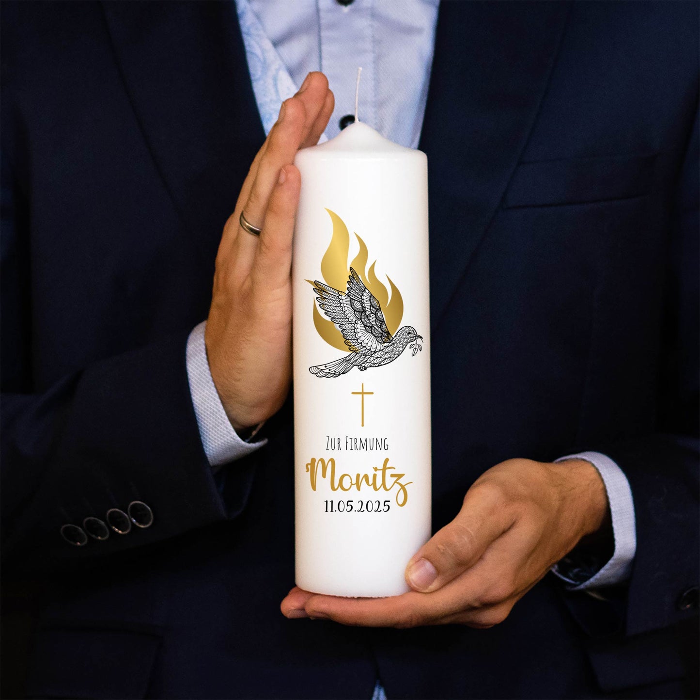 Firmungskerze „On Fire Gold“ personalisiert – Christliche Kerze mit Taube, Kreuz & Flamme