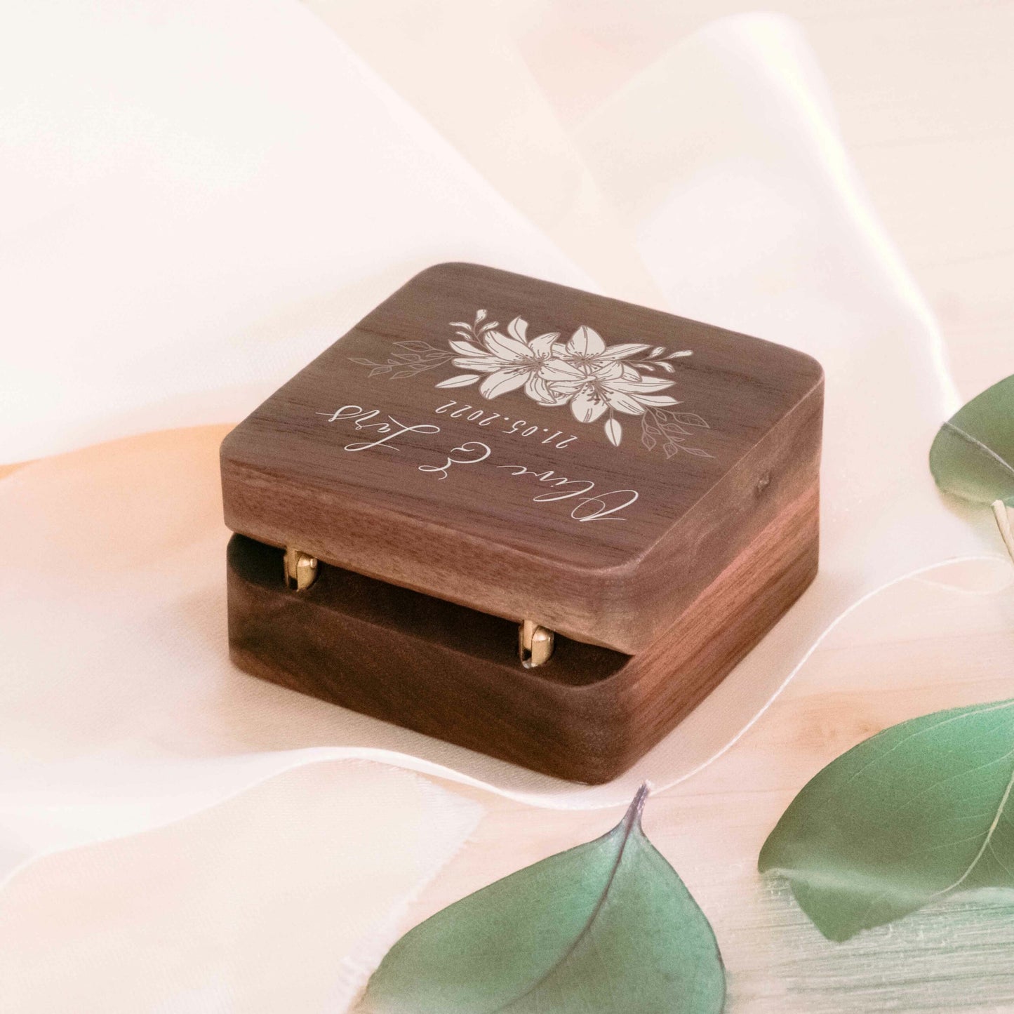 Ringbox Lilie | Ringschatulle Hochzeit | Personalisierte Ringkiste | Mr &amp; Ms l Standesamt | Aufbewahrung l Trauung l Verlobung