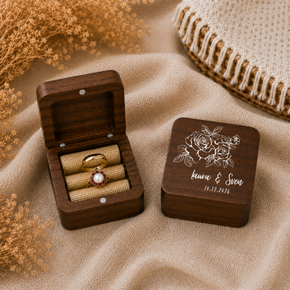 Personalisierte Ringkiste Walnussholz Rosen Motiv