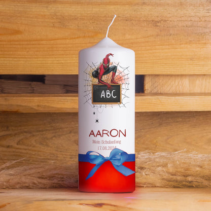 Superhelden Kerze | Personalisierte Schulanfangskerze mit Netzdesign | 15–30 cm | Mit Name & Datum