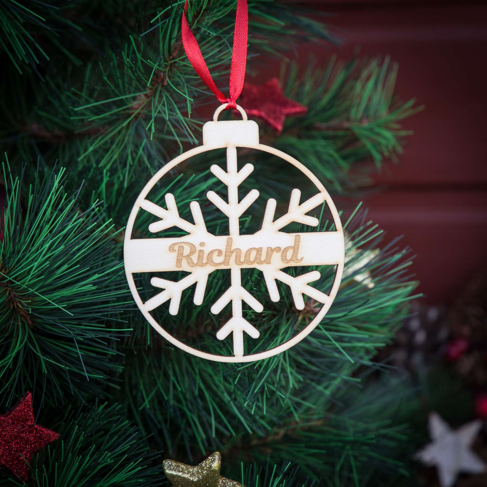 Weihnachtskugel aus Holz personalisiert mit Namen "Schneeflocke" ∅ 10 cm | Weihnachtsbaum Schmuck | Weihnachtsdeko |  Christbaum