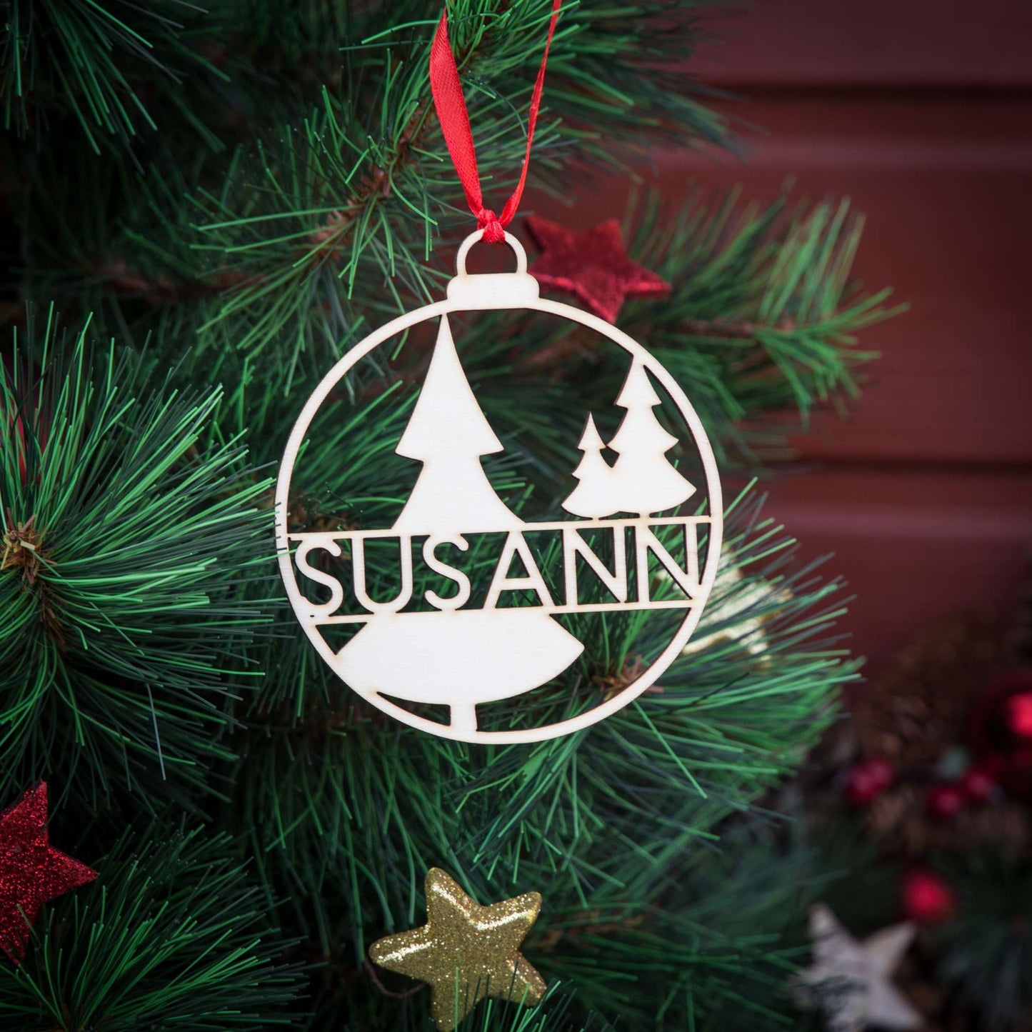 Personalisierte Weihnachtskugel Tannenwald