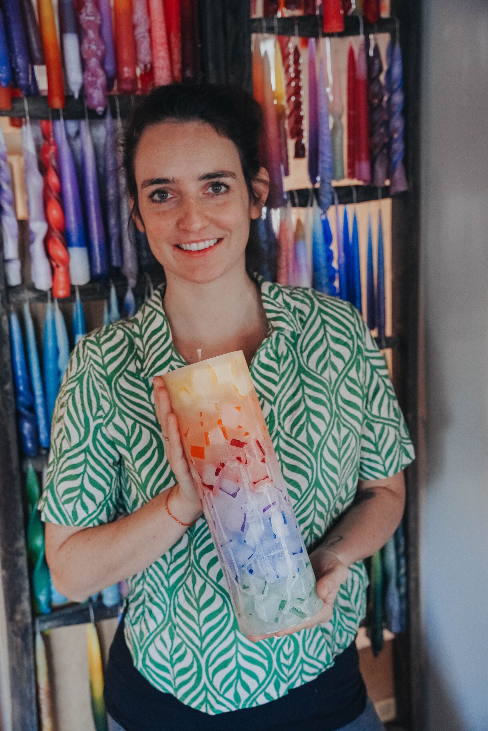 XXL Kerze Regenbogen | Große Stumpenkerze Bunt | Handgemachtes Geschenk zum Geburtstag