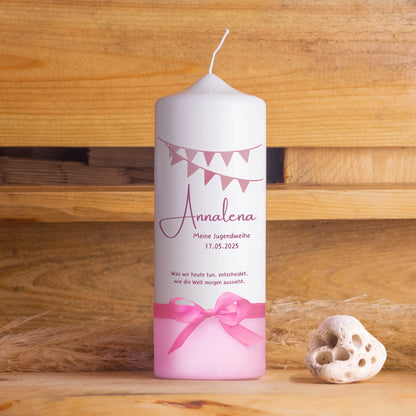 Jugendweihekerze "Wimpel" | Personalisierte Kerze mit Name & Datum | Geschenk zur Jugendweihe | Blau, Grün oder Rosa | 15–40 cm