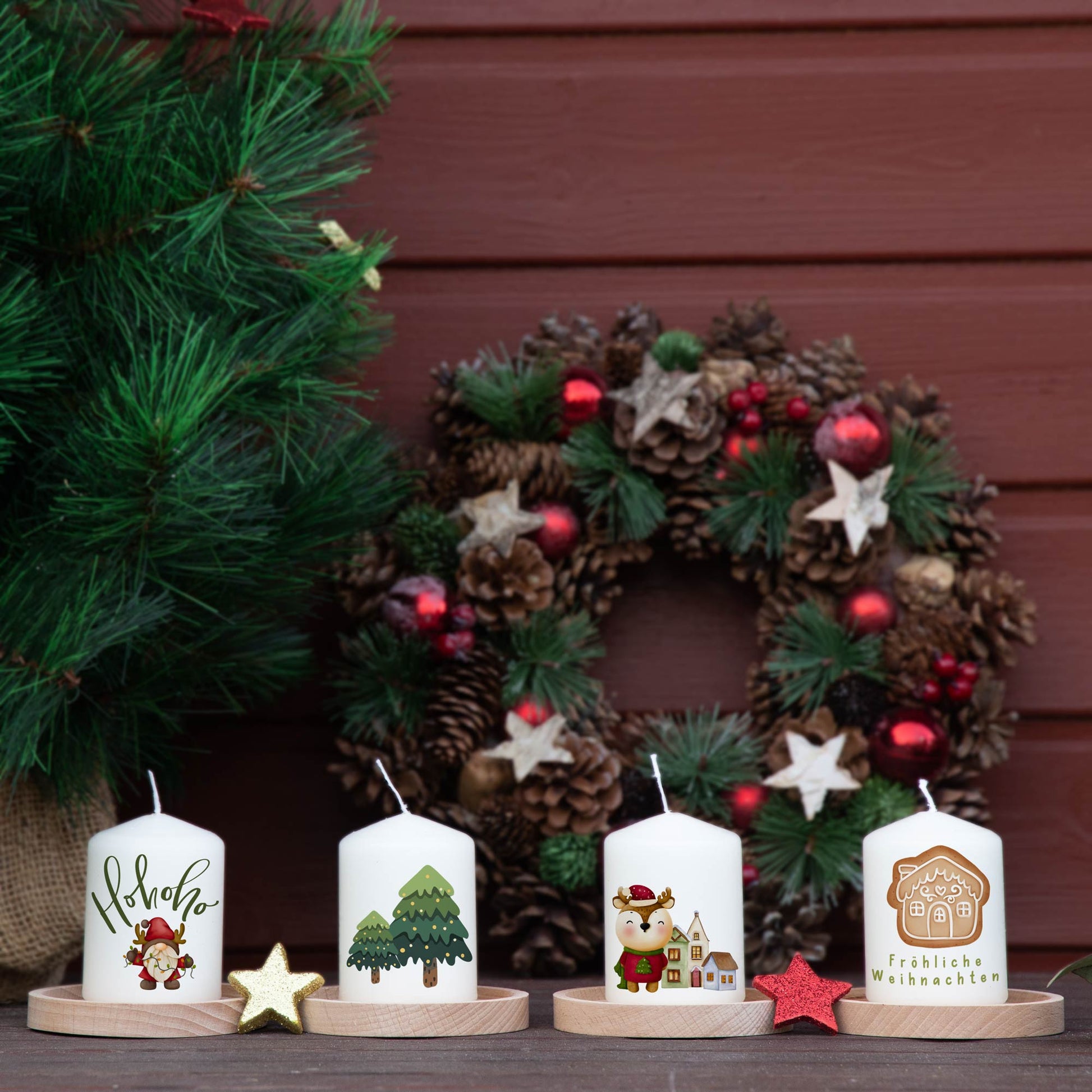 Adventskranzkerzen Rentier & Lebkuchenhaus – 4er-Set mit Tannenbäumen und Weihnachtsmotiven