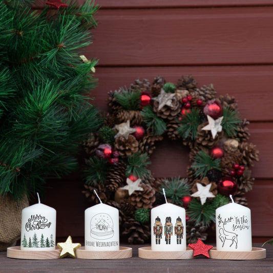 Adventskranzkerzen Skandi Weihnachten – 4er-Set mit Nussknacker, Rentier und Schneekugel