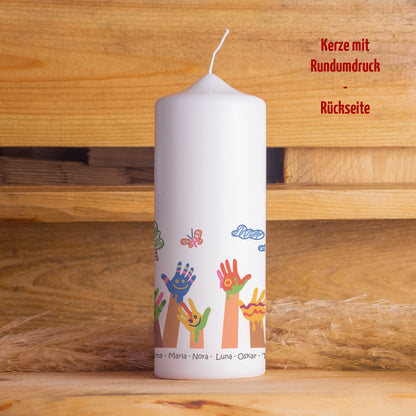 Kita Abschiedskerze „Bemalte Kinderhände“ | Personalisiert mit Namen | Geschenk Erzieherin | Rundumdruck | 15–30 cm