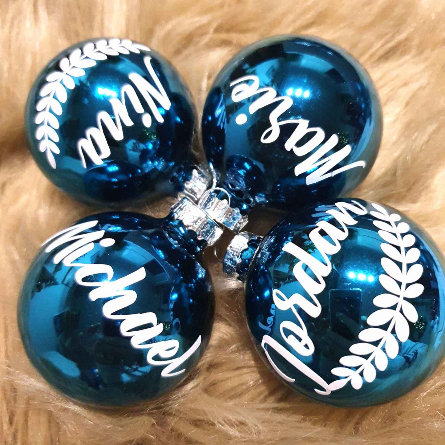 Weihnachtskugel mit deinem Wunschnamen ∅ 6-8 cm | Wunschmotiv |  Personalisiertes Geschenk | Weihnachtsbaum | Tannenbaumkugel |  Christbaumkugel