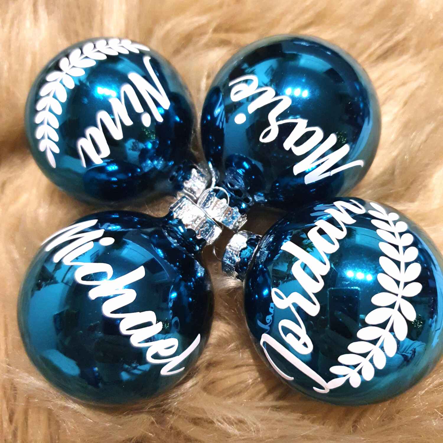 Weihnachtskugel mit deinem Wunschnamen ∅ 6-8 cm | Wunschmotiv |  Personalisiertes Geschenk | Weihnachtsbaum | Tannenbaumkugel |  Christbaumkugel