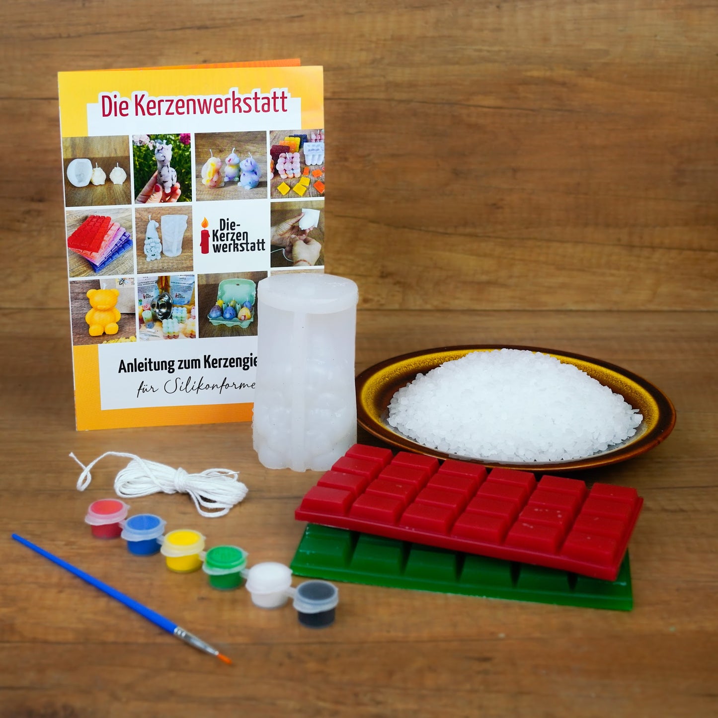 Set-Inhalt des DIY Wichtel Bastelsets mit Wachs, Silikonform und Zubehör