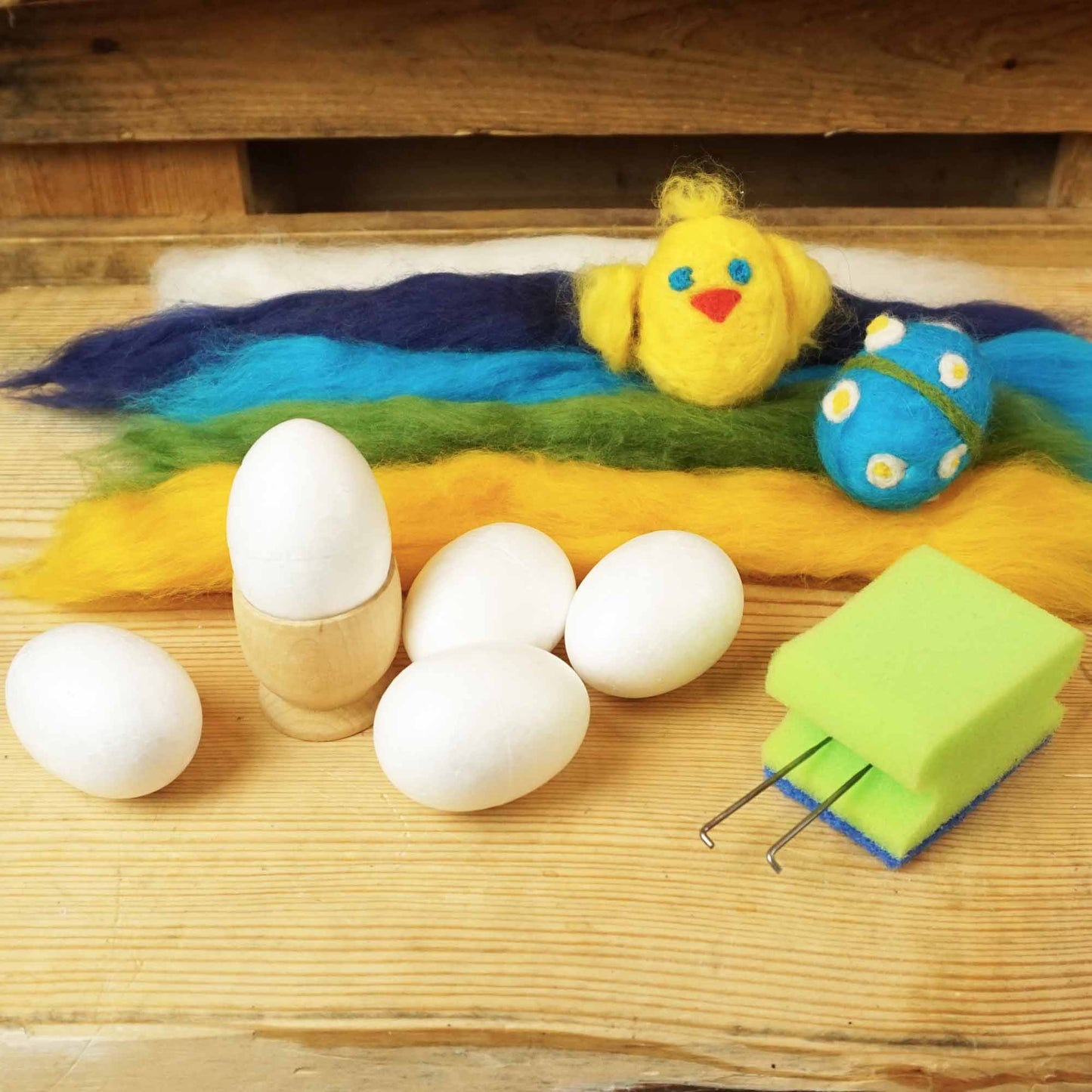 Bastelset Ostereier Filzen - Für 10 Eier | Trockenfilzen für Kinder & Erwachsene | Kreatives DIY Set für Ostern | Inkl. Styropor-Eier, Filznadeln & Wolle | Ideal als Geschenk