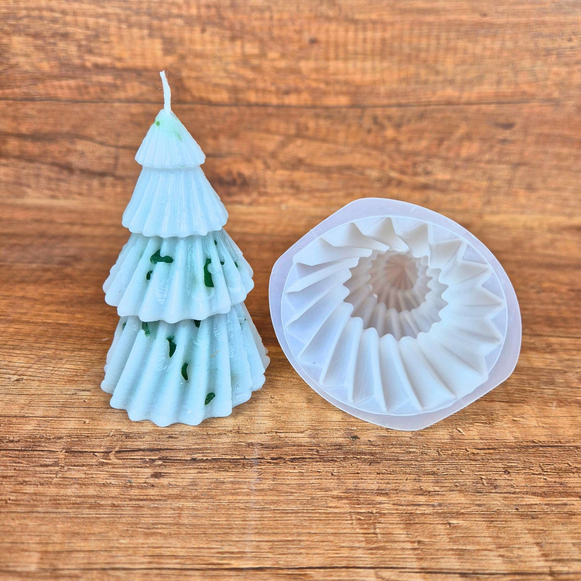 Tannenbaum | Silikonform für Weihnachtskerzen | Gießform für Tannenbaum-Kerzen – flexibel, wiederverwendbar & hitzebeständig