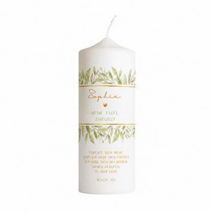 Taufkerze Greenery Olive Gold freigestellt vor weißem Hintergrund mit Namensfeld und Jesaja 43,1