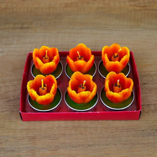Rote Tulpen-Teelichter im 6er Set, handgemacht in Dresden, als Frühlingsdeko auf dem Tisch