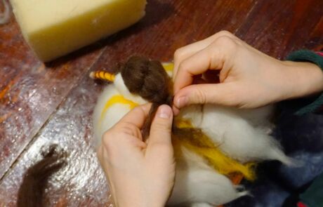 bunte Wolle Filzen Workshop Dresden Filzworkshop Fee Engel Elfe Filzwolle Nassfilzen Trockenfilzen Nadelfilzen Selber machen Filz mit Kindern Erwachsenen Filzkurs Kurs