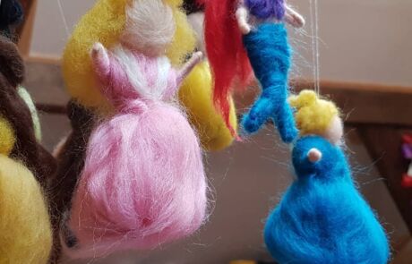 Prinzessin Filzen Workshop Dresden Filzworkshop Fee Engel Elfe Filzwolle Nassfilzen Trockenfilzen Nadelfilzen Selber machen Filz mit Kindern Erwachsenen Filzkurs Kurs Mobile Märchenfiguren