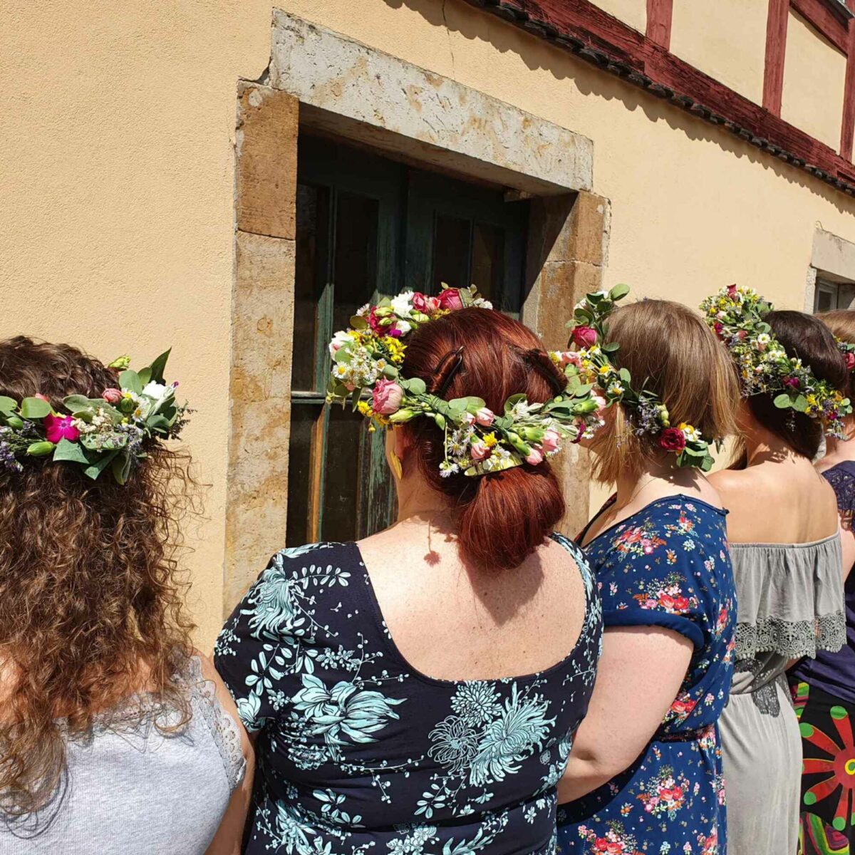 JGA feiern - Junggesellinnenabschied Blütenkranz bastel Dresden Moritzburg
