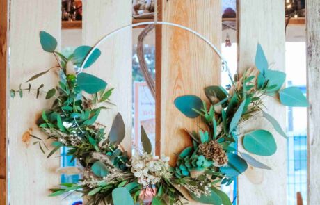 Eukalyptuskranz Eukalyptus Kranz binden Workshop Dresden Trockenblumenkranz Dried Flower Selber machen Kurs Teilnehmer Erwachsene Pampasgras Boho Eukalyptuskränze Kränze binden Kurse Eukalyptuszweig Langlebig Klotzsche 2