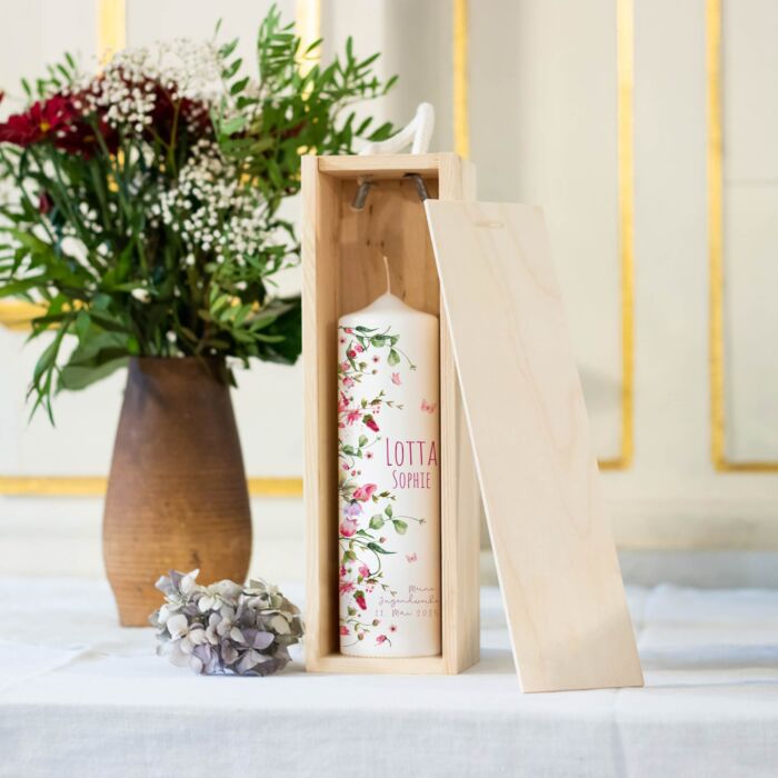 Schmetterlinge_Jugendweihe_Altar-Box_Strick_25-Jugendweihekerze personalisiert mit Name und Datum
